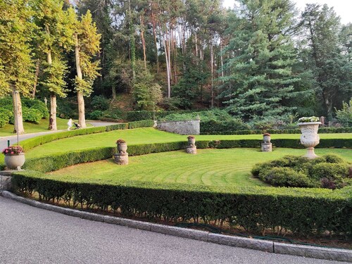Quiet flat in the Villongo Castle park near the Iseo lake