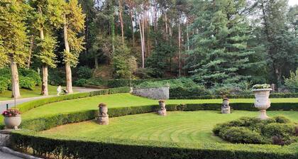 Quiet flat in the Villongo Castle park near the Iseo lake