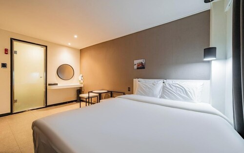 Songdo Yam Hotel