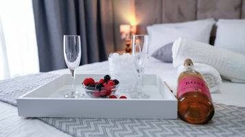 Classic Apartment | Iron/ironing board, free WiFi