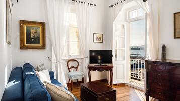 Apartment, 1 Schlafzimmer, Balkon, Meerblick | Wohnbereich