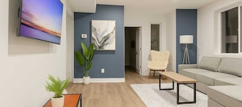 Stylish 2BR/2BA near TempleU with Wi-Fi, in-unit laundry & parking