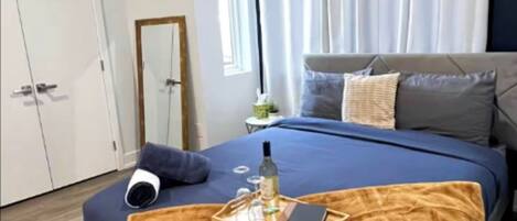 2 bedrooms, iron/ironing board, free WiFi, bed sheets