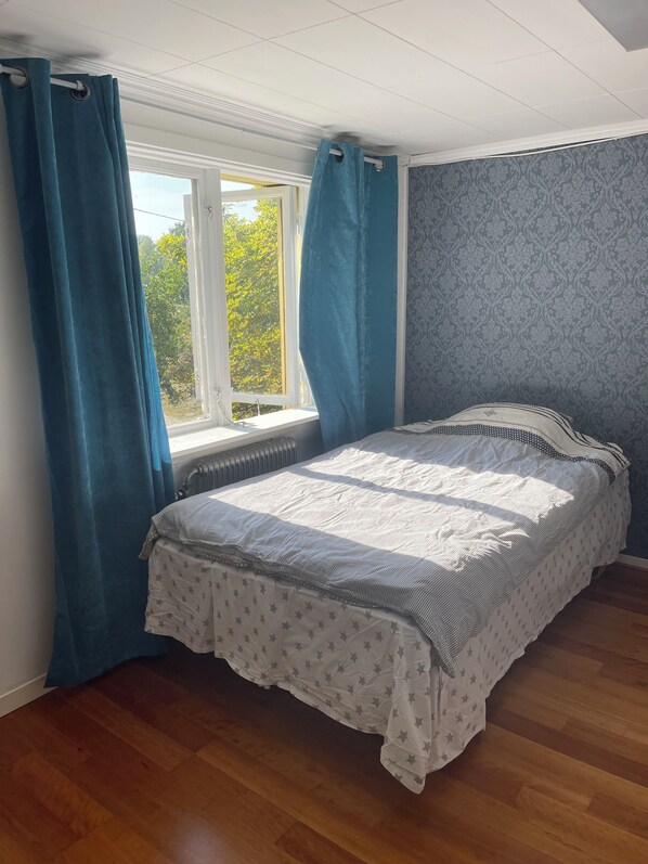 Room - Large charming house with calm and green surroundings (Stockholms län)