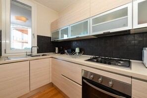 Fridge, microwave, oven, stovetop