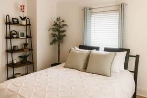 Strykjärn/strykbräda, gratis wi-fi och sängkläder