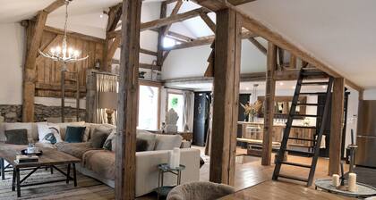 Chalet des Cascades - newly renovated mountain chalet