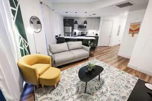 Smart TV, offices - Stylish 1BDRM: Apartment-near-Fairmount-Park (Philadelphia)