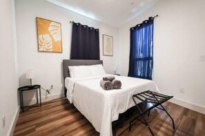 1 bedroom, desk, iron/ironing board, free WiFi - Stylish 1BDRM: Apartment-near-Fairmount-Park (Philadelphia)