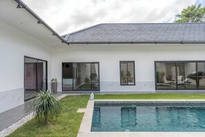 Front of property - Lotus - 3-Bedroom Villa (Denpasar)