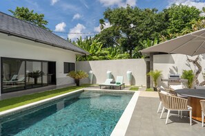 Outdoor pool - Lotus - 3-Bedroom Villa (Denpasar)