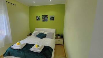 2 chambres, bureau, Wi-Fi gratuit, draps fournis