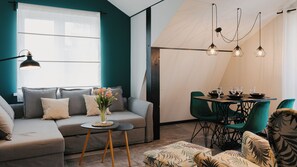 Apartemen (10) | Area keluarga | TV layar datar