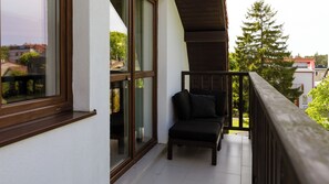 Apartemen (10) | Balkon