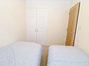 2 bedrooms, individually decorated, individually furnished, free WiFi - Bankside Cottage (King's Lynn)