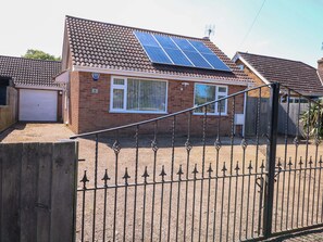 Property grounds - Bankside Cottage (King's Lynn)