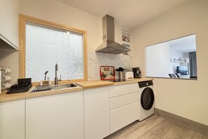 Fridge, microwave
