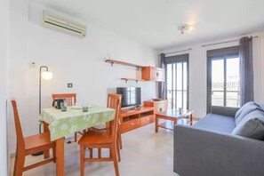 Living area - Downtown: Penthouse 2 bedrooms with terrace (Dos Hermanas)