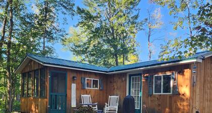 Nauti river cabin on Deer river Brasher with A/C and wifi