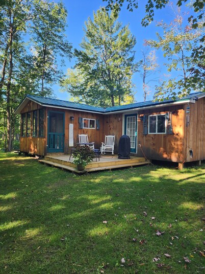 Nauti river cabin on Deer river Brasher with A/C and wifi