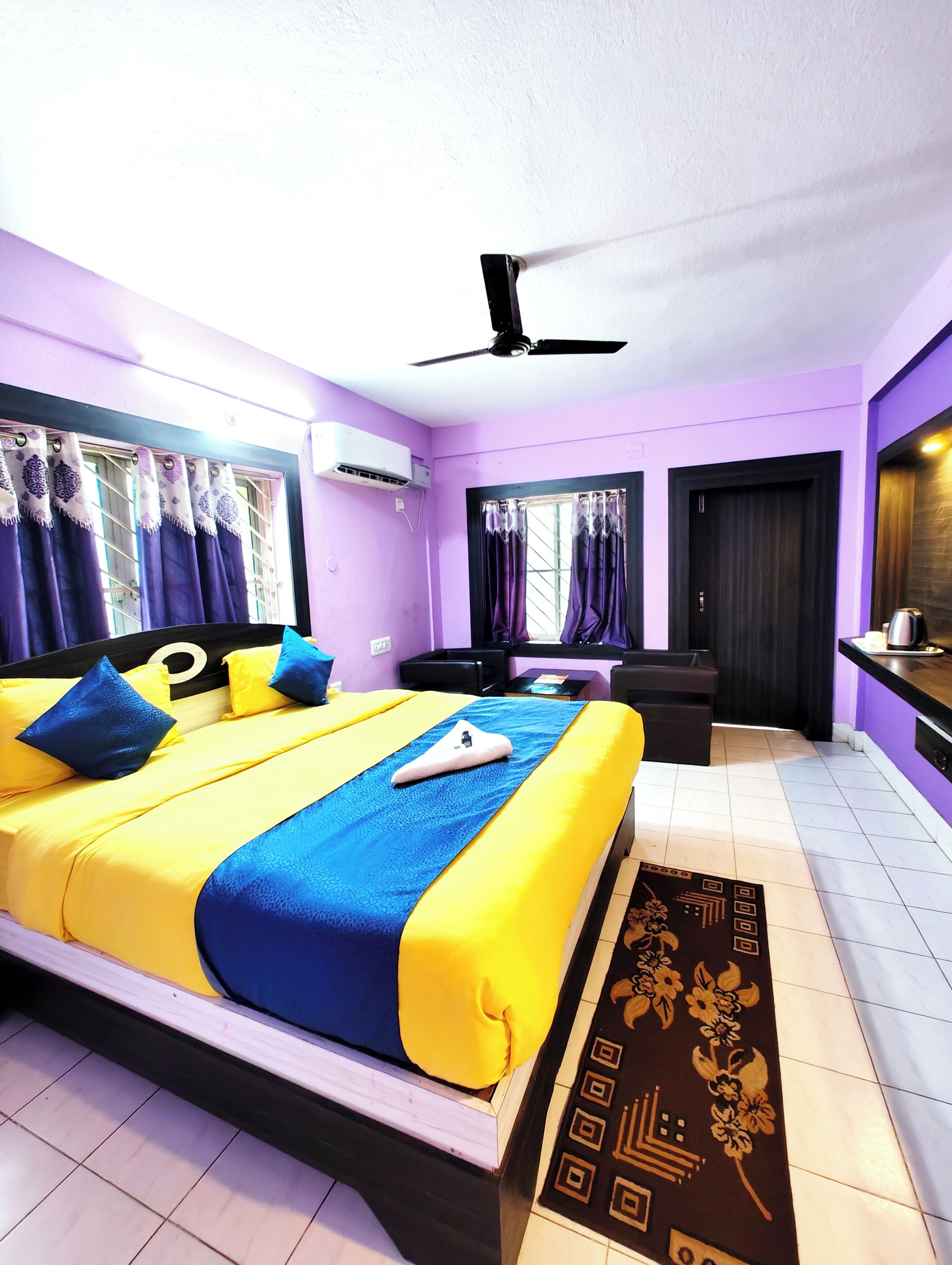 Hypo-allergenic bedding, in-room safe, desk, soundproofing