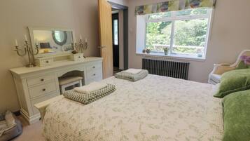 1 bedroom, individually decorated, individually furnished, free WiFi