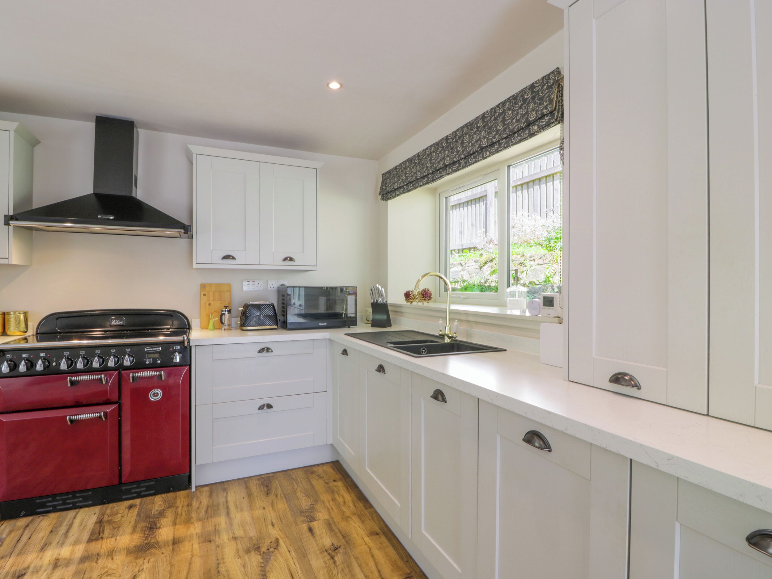 Dishwasher, cookware/dishes/utensils