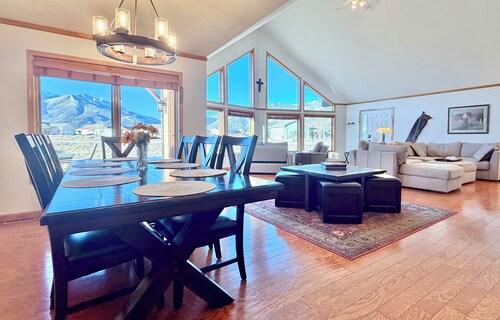 Family-friendly | Fire pit | Mountain Views