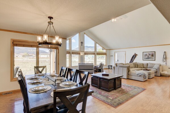 Interior - Family-friendly mountain retreat with unforgettable views! (Buena Vista)