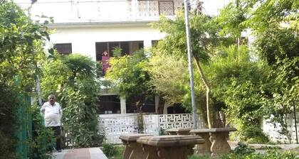 LALLA HOME STAY AYODHYA