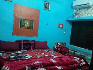 Habitación Confort, balcón | Ropa de cama de alta calidad y edredones de plumas