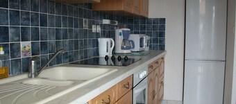 T2 IN A QUIET RESIDENCE ON THE EDGE OF THE FOREST, 5 MINUTES FROM THE BEACH