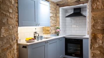 Kühlschrank, Mikrowelle, Ofen, Toaster