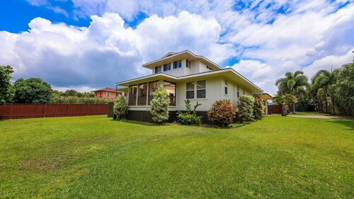 New Listing! Luxurious 4BR/3BA House with AC