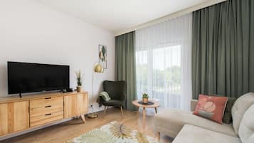 Apartment (24) | Living area | Flat-screen TV