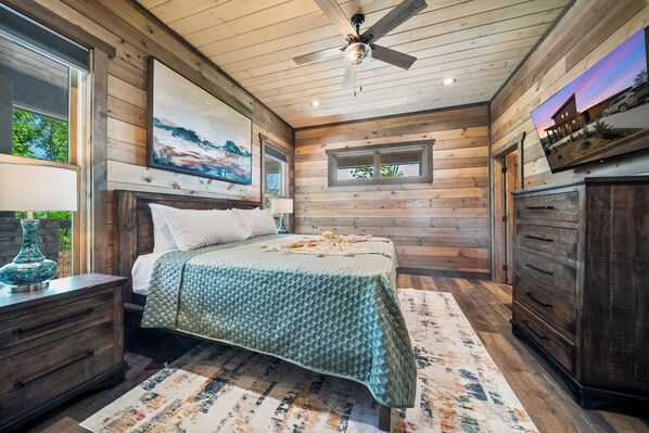 4 bedrooms, iron/ironing board, free WiFi, bed sheets