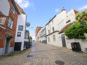 Exterior - Herons Nest (Lymington)