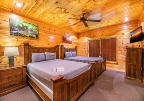 12 bedrooms, free WiFi, bed sheets - Legacy Lodge | 12BR Near Pigeon Forge Parkway | Sleep 48 | Theater/Game Room (Pigeon Forge)
