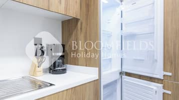 Deluxe Studio, Balcony, City View | Dapur peribadi