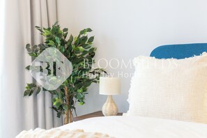 Deluxe-studio, parveke, kaupunkinäköala | Tallelokero huoneessa, silitysrauta/-lauta, ilmainen Wi-Fi