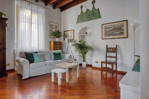 Apartment | Free WiFi - Inviting flat near the city centre (Milan)