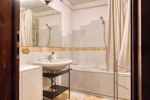 Appartement, 2 chambres, 2 salles de bains | Salle de bain