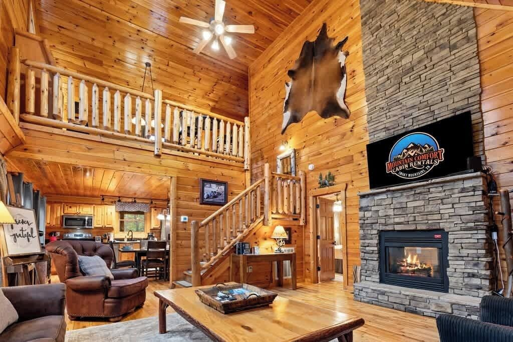 Smart TV, fireplace