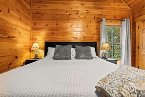 3 bedrooms, iron/ironing board, internet, bed sheets