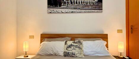 3 chambres, fer et planche à repasser, Wi-Fi, draps fournis