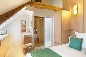 アイロン / アイロン台、旅行用ベビーベッド、WiFi、ベッドシーツ