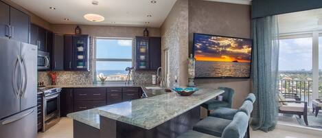 雪櫃、微波爐、焗爐、洗碗機