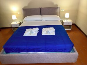 1 bedroom, iron/ironing board, WiFi, bed sheets - Ap.tment private enter and parking next tramway, 15 minutes walking from Rail St. (Firenze)