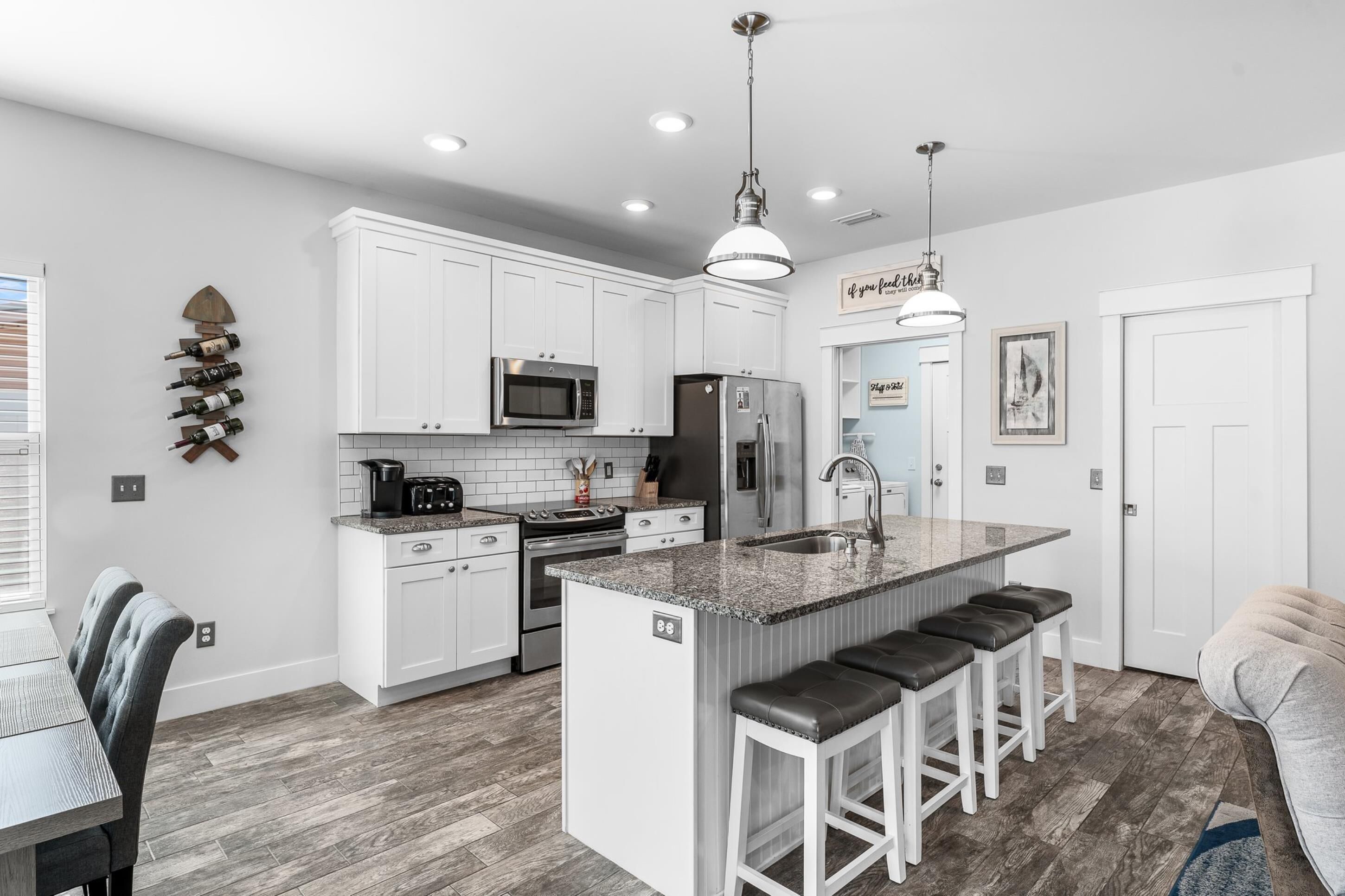 House, Pool View | Private kitchen | Full-size fridge, microwave, oven, stovetop