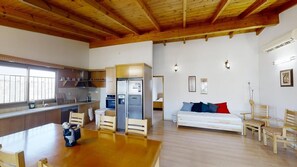 Appartement, 1 chambre, fumeur, balcon | Salle de séjour